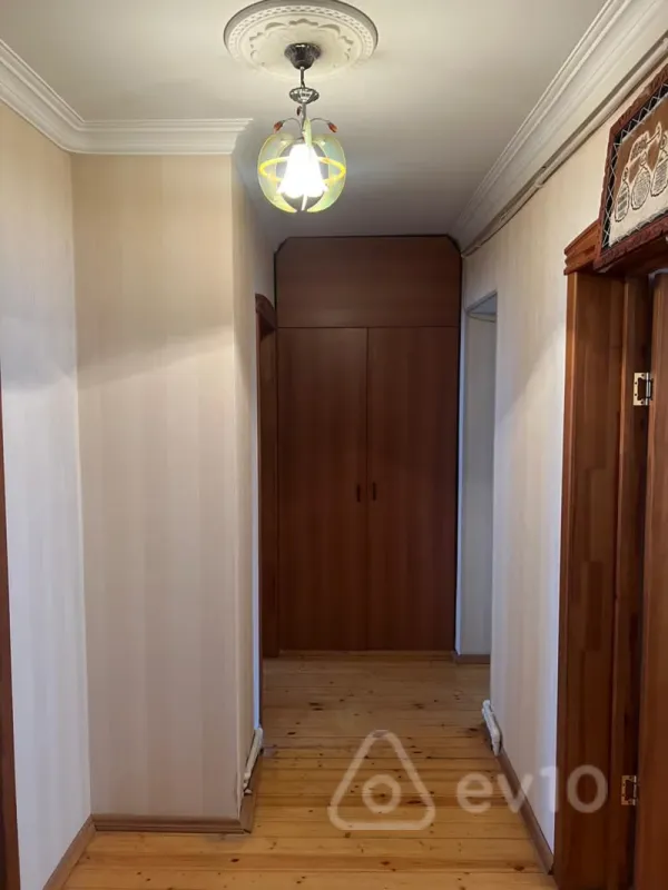 Kirayə verilir 3 otaqlı köhnə tikili 85 m²