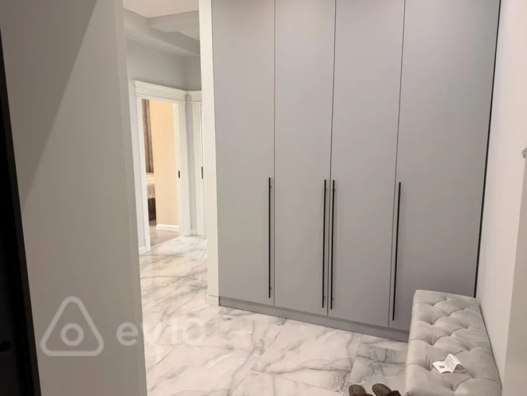Satılır 2 otaqlı yeni tikili 70 m²