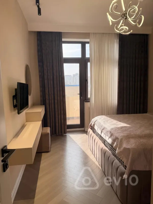 Satılır 2 otaqlı yeni tikili 70 m²