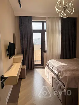 Satılır 2 otaqlı yeni tikili 70 m²