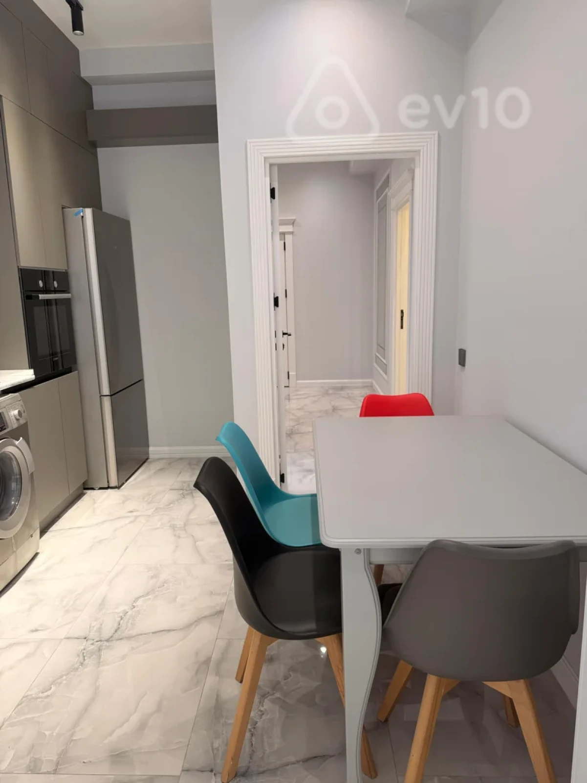 Satılır 2 otaqlı yeni tikili 70 m²