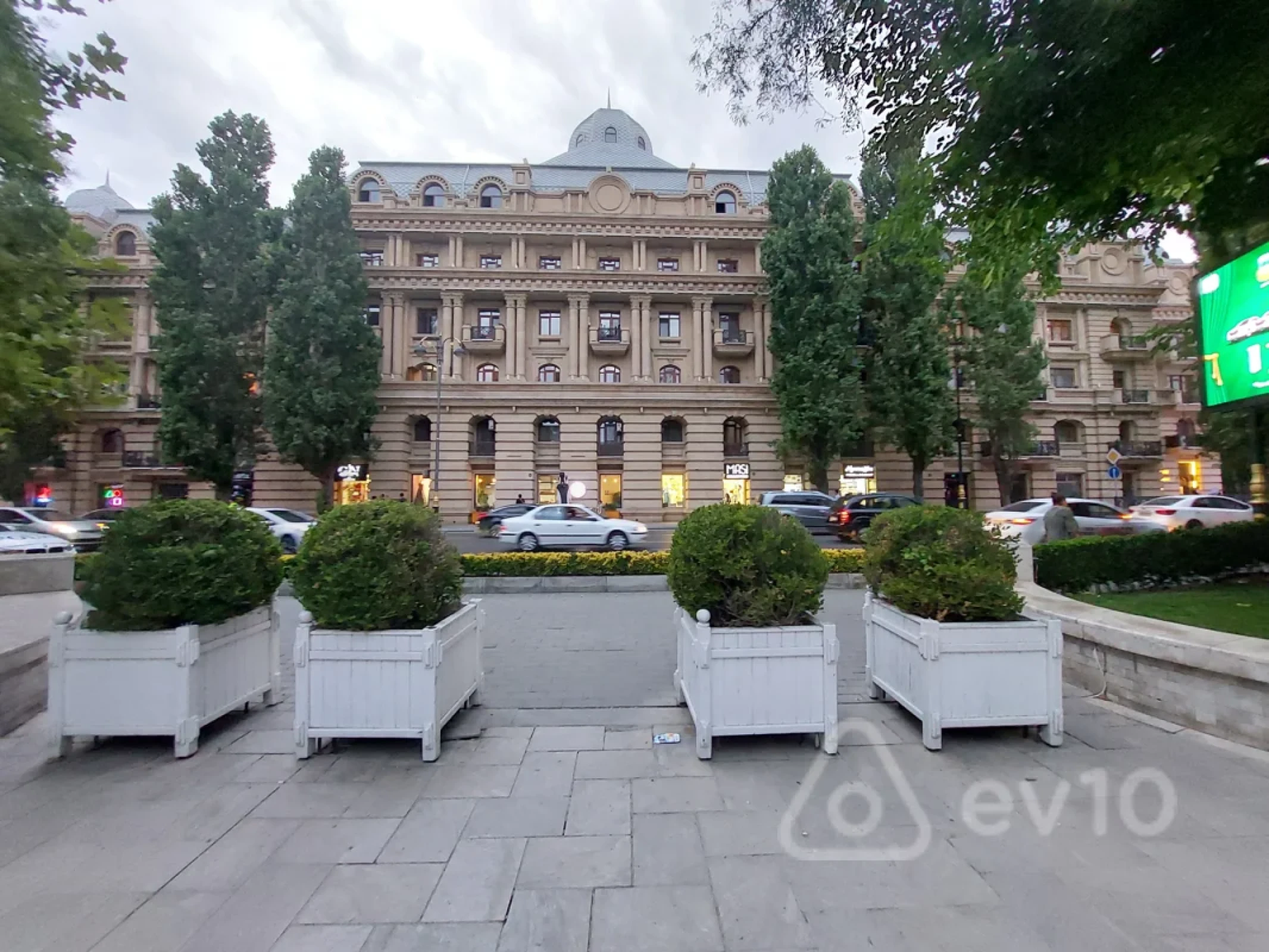 Kirayə verilir 3 otaqlı köhnə tikili 82 m²