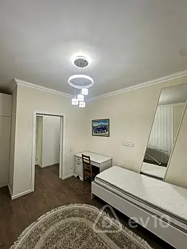 Kirayə verilir 3 otaqlı köhnə tikili 82 m²