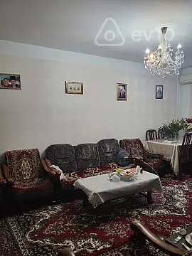 Satılır 4 otaqlı köhnə tikili 100 m²