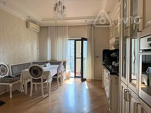 Satılır 4 otaqlı yeni tikili 197 m²