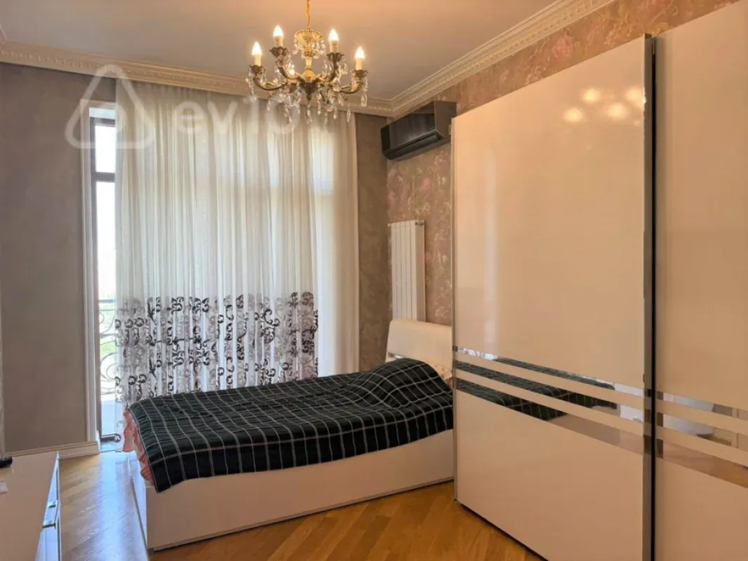 Satılır 4 otaqlı yeni tikili 197 m²