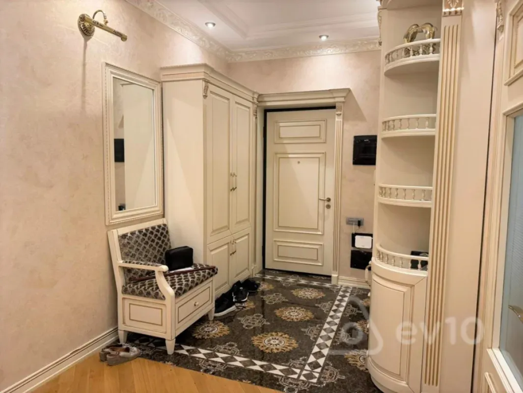 Satılır 4 otaqlı yeni tikili 197 m²