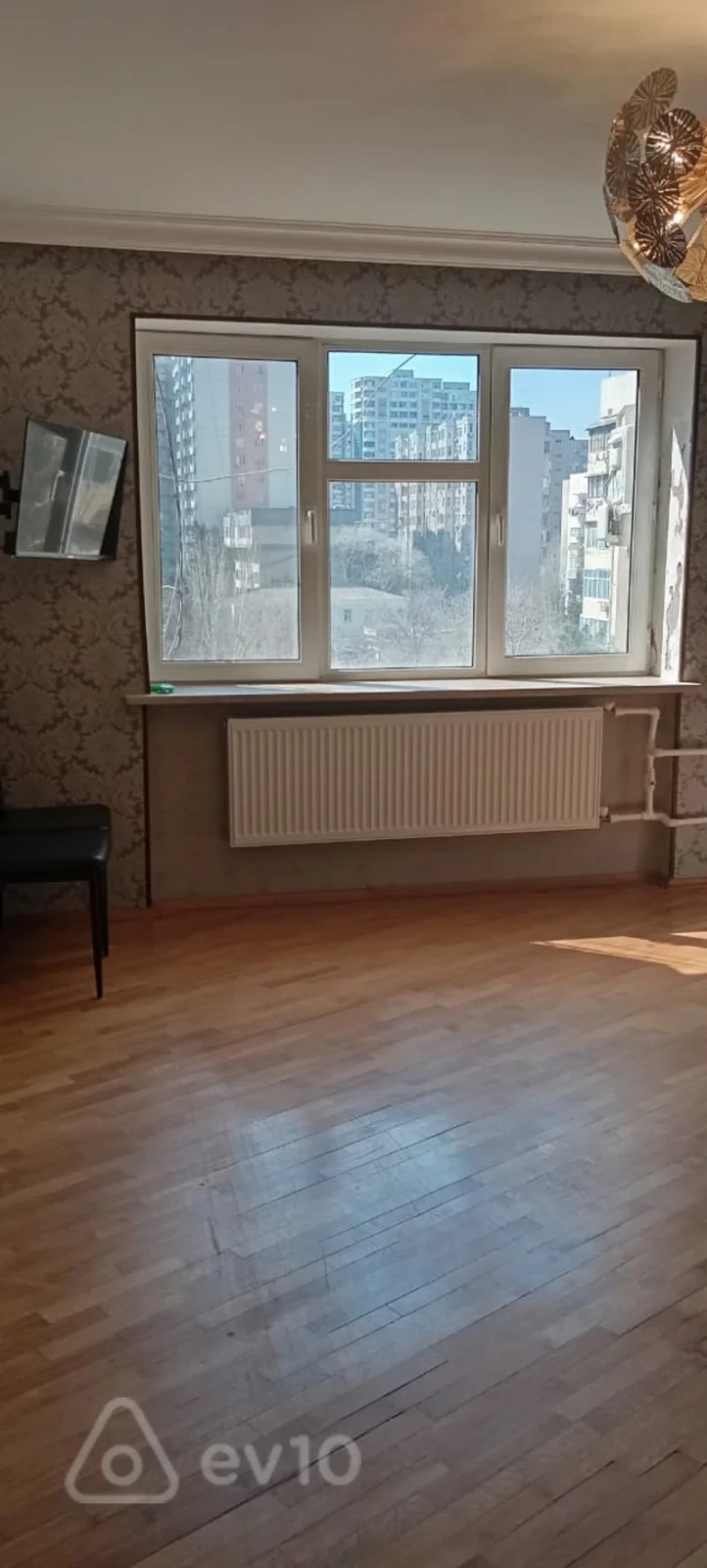 Kirayə verilir 3 otaqlı köhnə tikili 90 m²