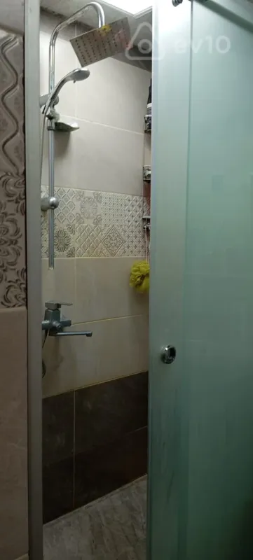 Kirayə verilir 3 otaqlı köhnə tikili 90 m²