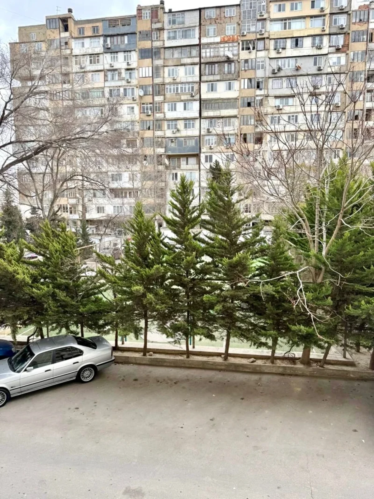 Satılır 2 otaqlı köhnə tikili 60 m²