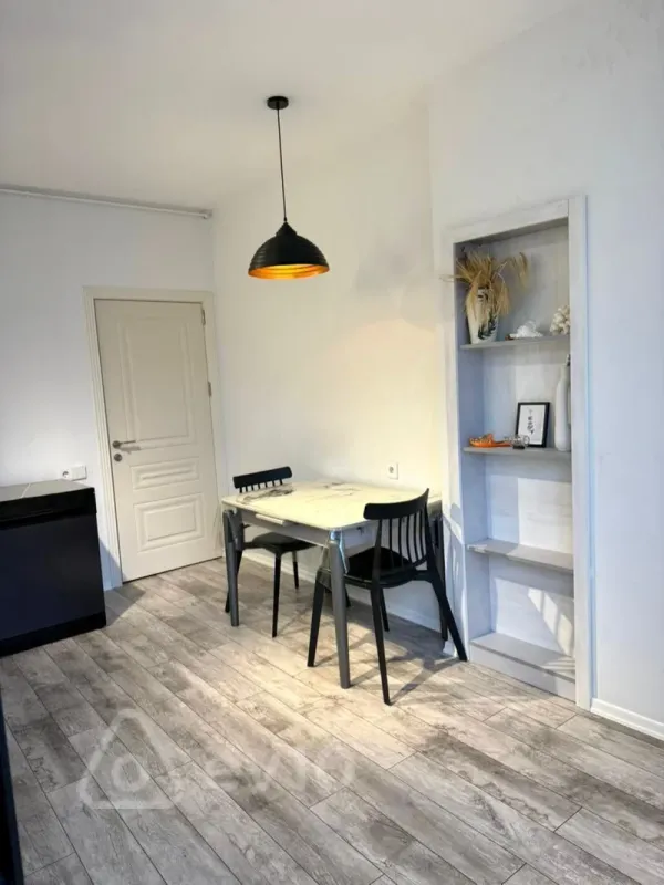 Satılır 2 otaqlı köhnə tikili 60 m²