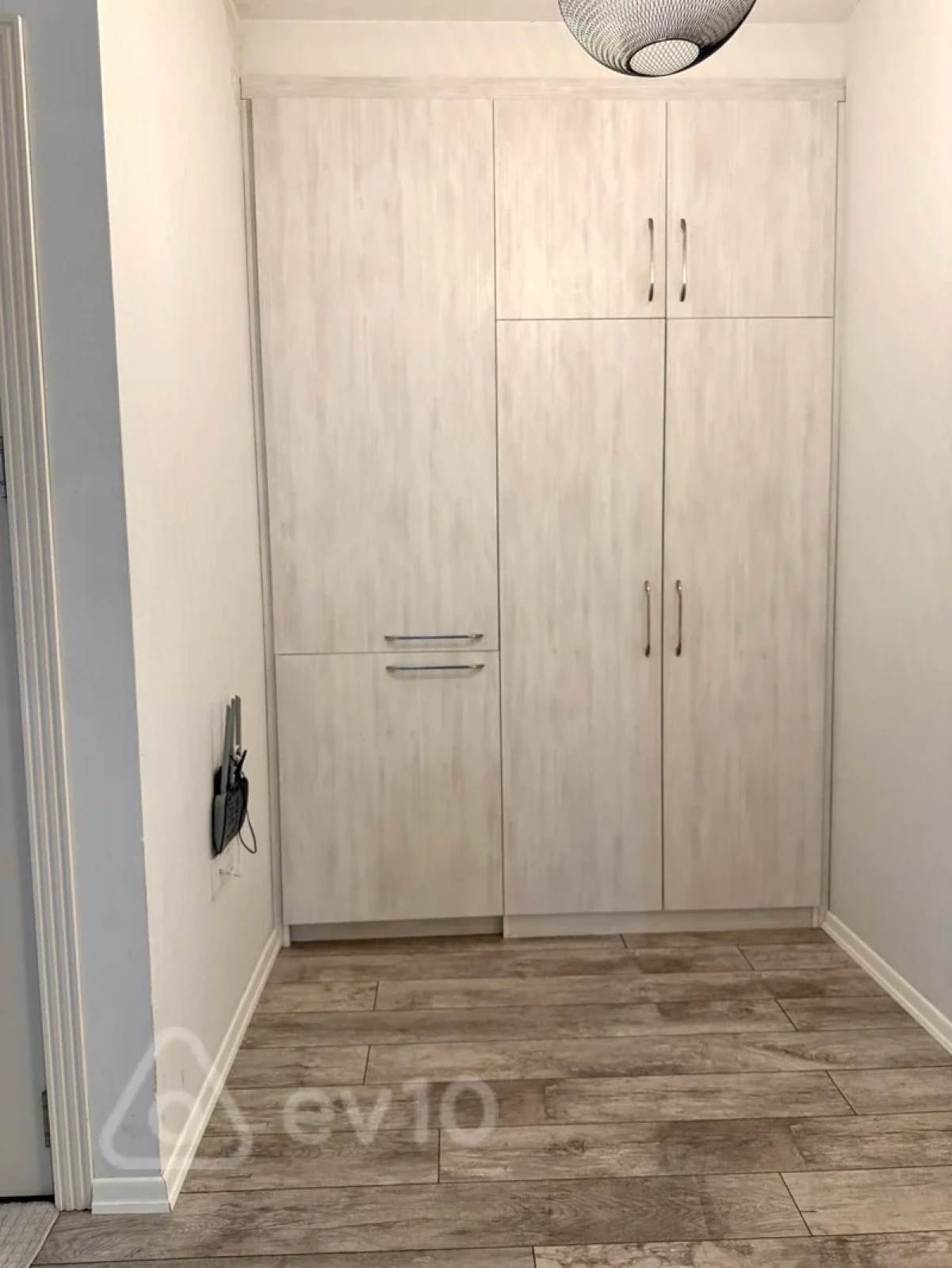 Satılır 2 otaqlı köhnə tikili 60 m²