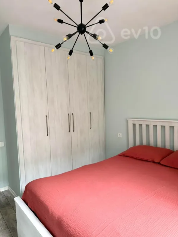 Satılır 2 otaqlı köhnə tikili 60 m²