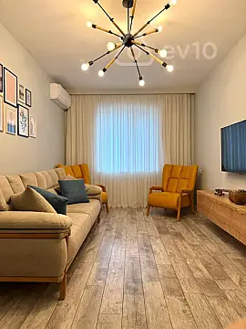 Satılır 2 otaqlı köhnə tikili 60 m²