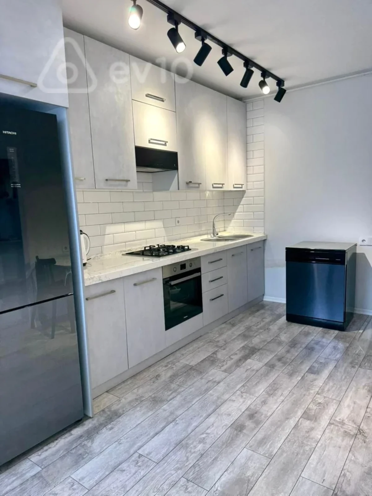 Satılır 2 otaqlı köhnə tikili 60 m²