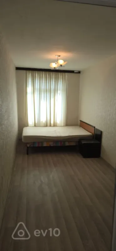 Kirayə verilir 2 otaqlı köhnə tikili 60 m²