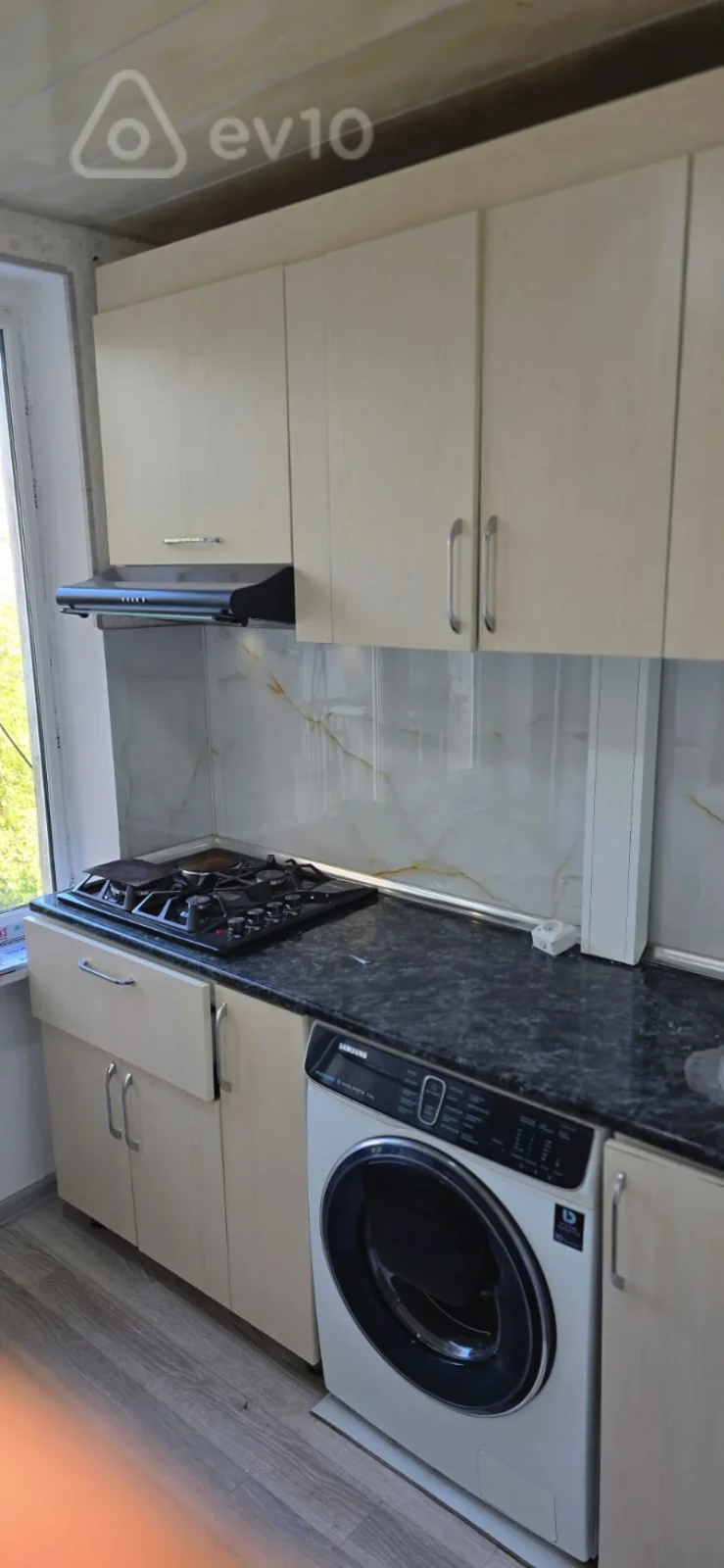 Kirayə verilir 2 otaqlı köhnə tikili 60 m²