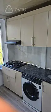 Kirayə verilir 2 otaqlı köhnə tikili 60 m²