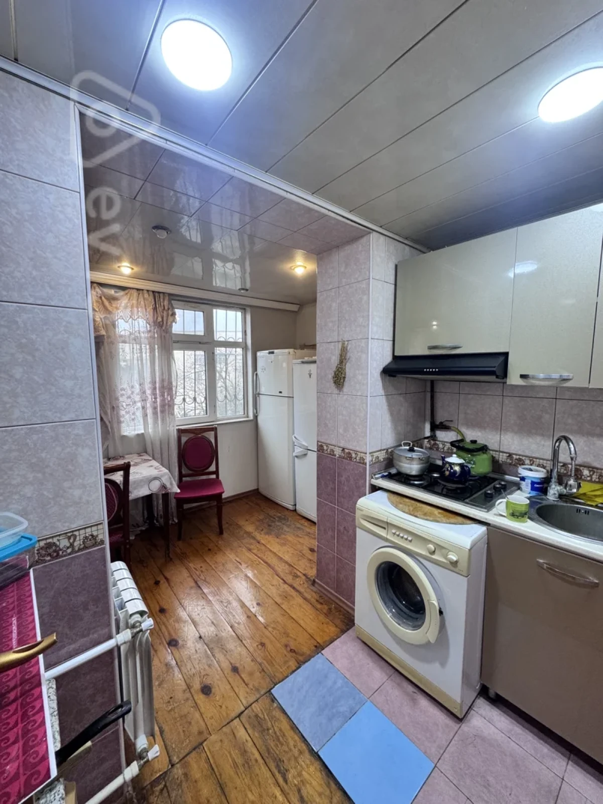 Kirayə verilir 3 otaqlı köhnə tikili 110 m²