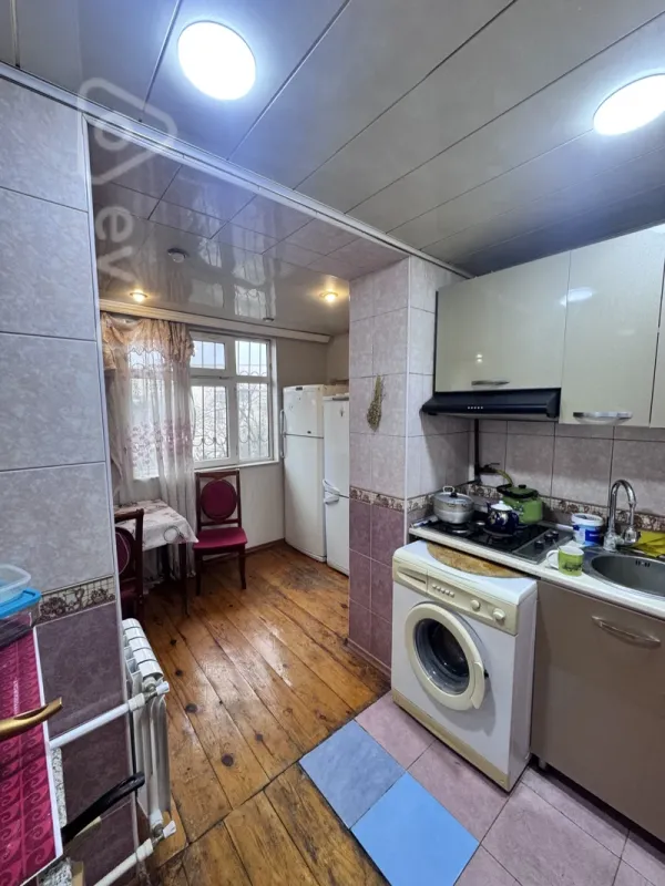 Kirayə verilir 3 otaqlı köhnə tikili 110 m²