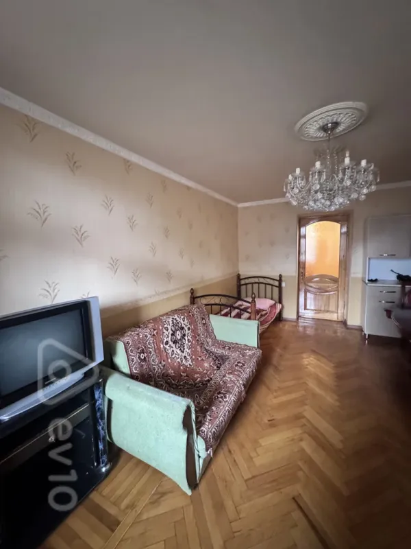 Kirayə verilir 3 otaqlı köhnə tikili 110 m²