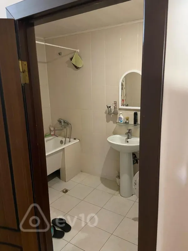 Kirayə verilir 2 otaqlı yeni tikili 61 m²