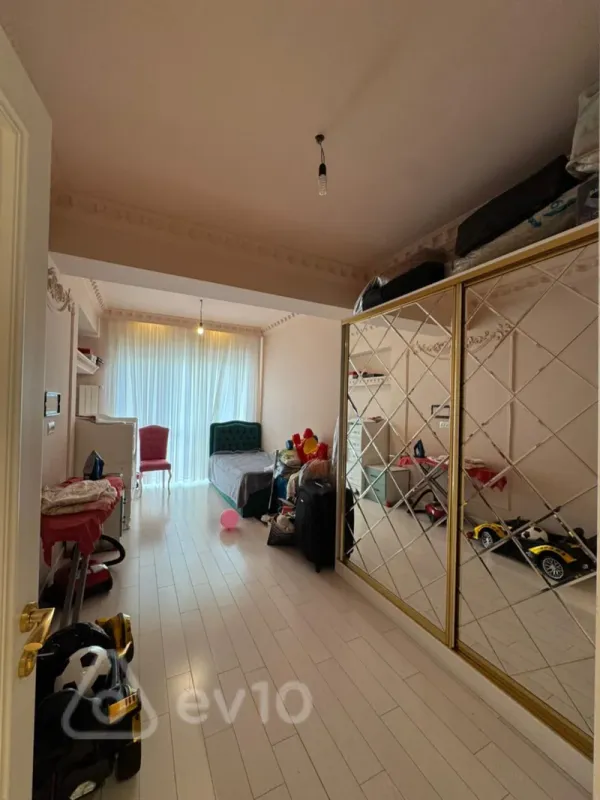 Satılır 4 otaqlı yeni tikili 181 m²