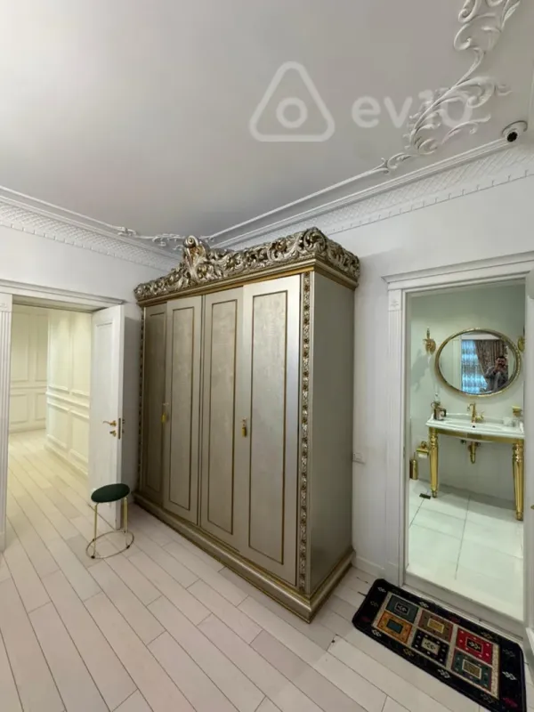 Satılır 4 otaqlı yeni tikili 181 m²