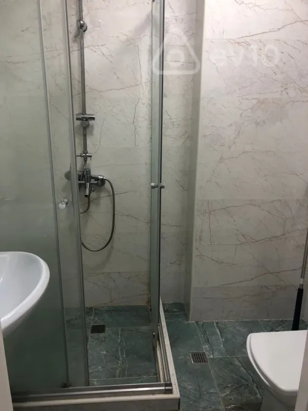 Kirayə verilir 2 otaqlı yeni tikili 45 m²