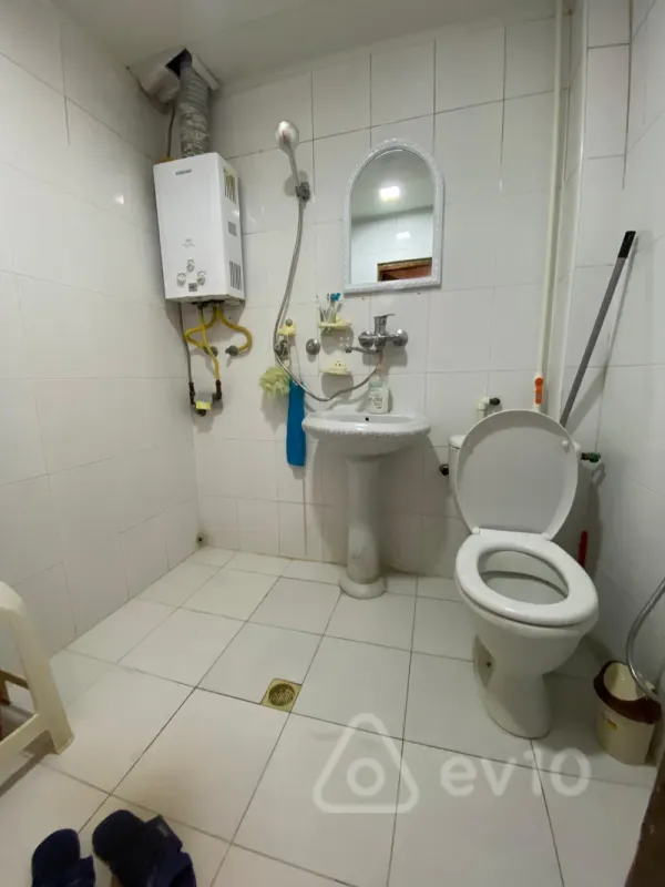 Kirayə verilir 2 otaqlı köhnə tikili 50 m²