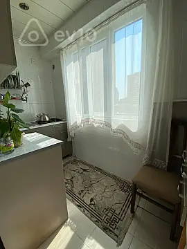 Kirayə verilir 2 otaqlı köhnə tikili 50 m²