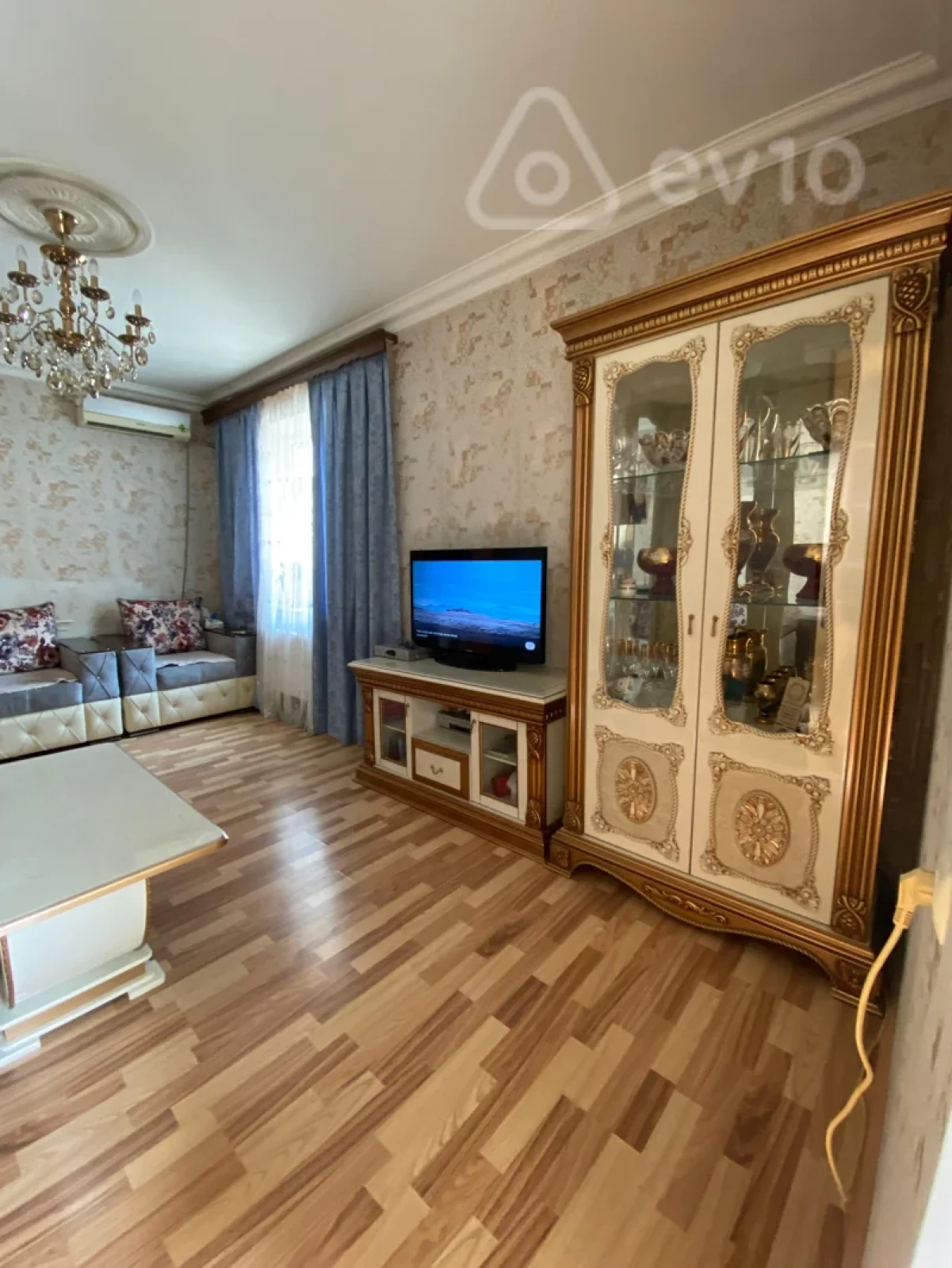 Kirayə verilir 2 otaqlı köhnə tikili 50 m²