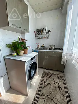 Kirayə verilir 2 otaqlı köhnə tikili 50 m²