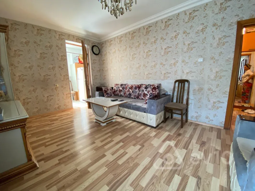 Kirayə verilir 2 otaqlı köhnə tikili 50 m²