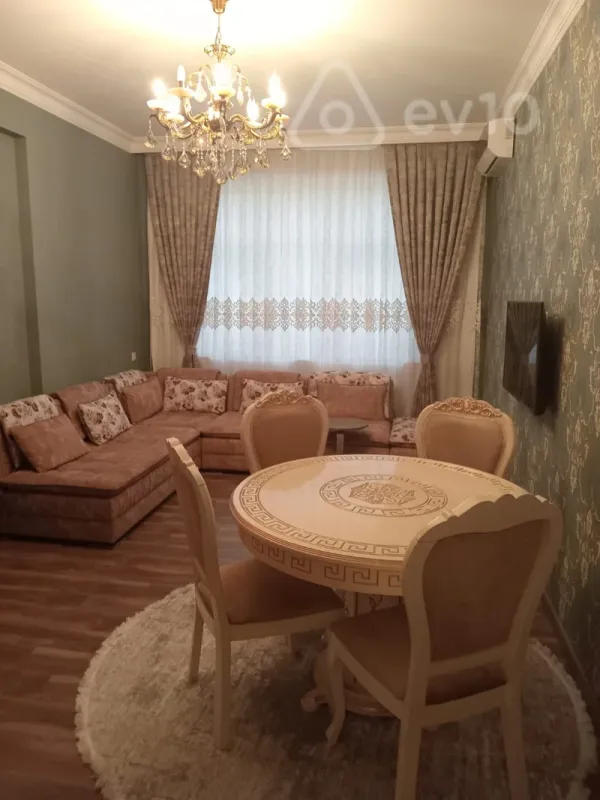 Kirayə verilir 2 otaqlı yeni tikili 70 m²