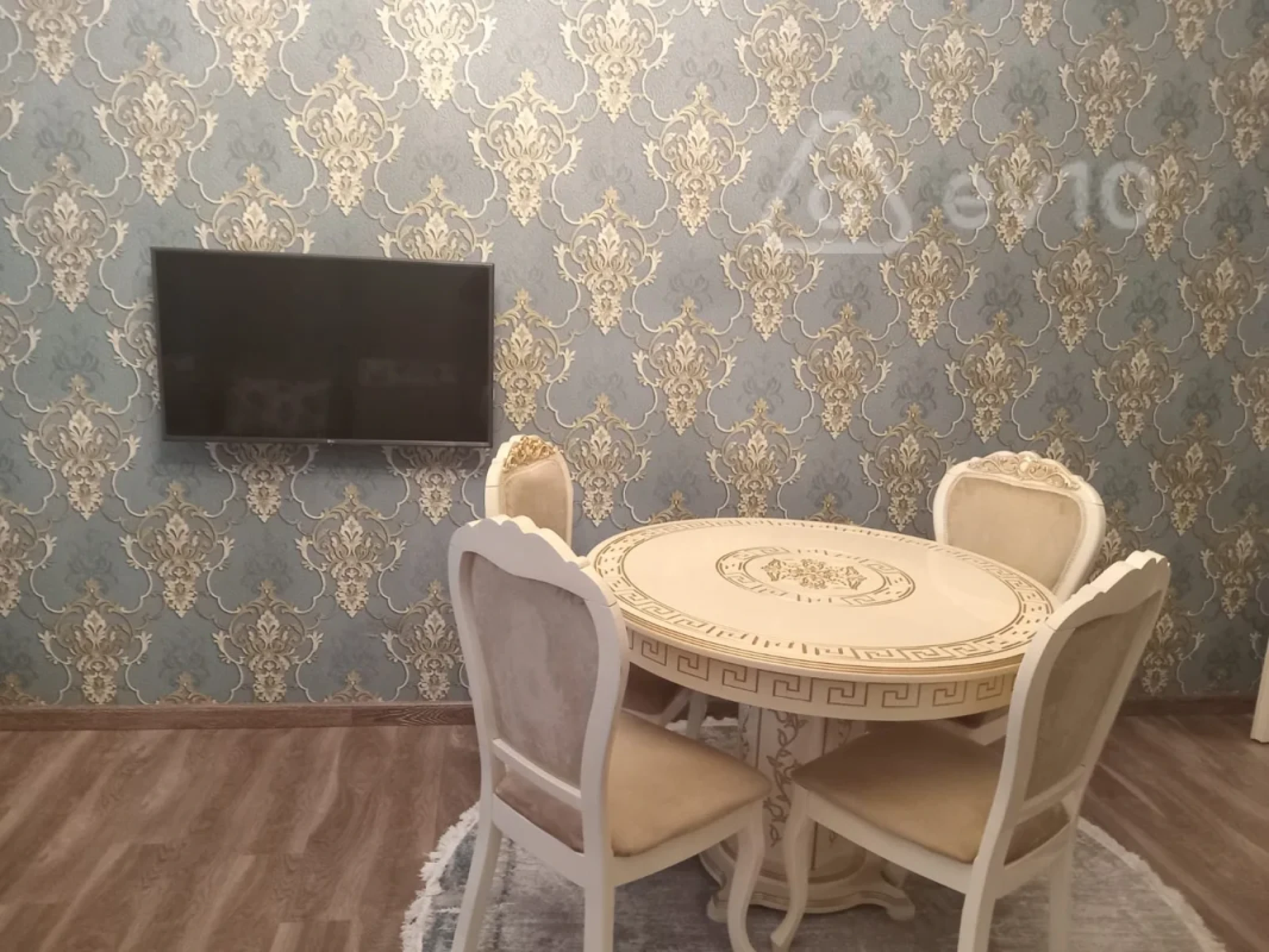 Kirayə verilir 2 otaqlı yeni tikili 70 m²