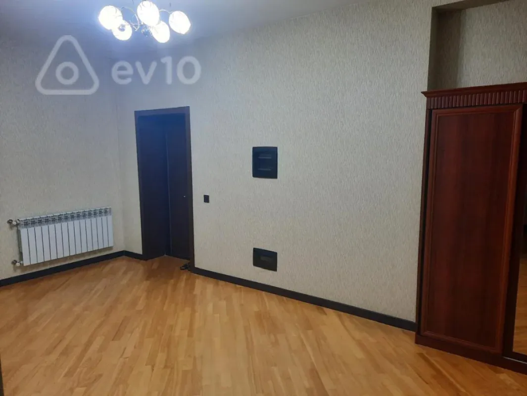 Kirayə verilir 3 otaqlı yeni tikili 138 m²