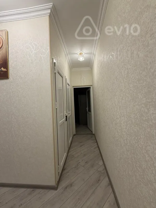 Kirayə verilir 2 otaqlı köhnə tikili 90 m²