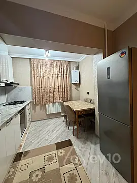 Kirayə verilir 2 otaqlı köhnə tikili 90 m²