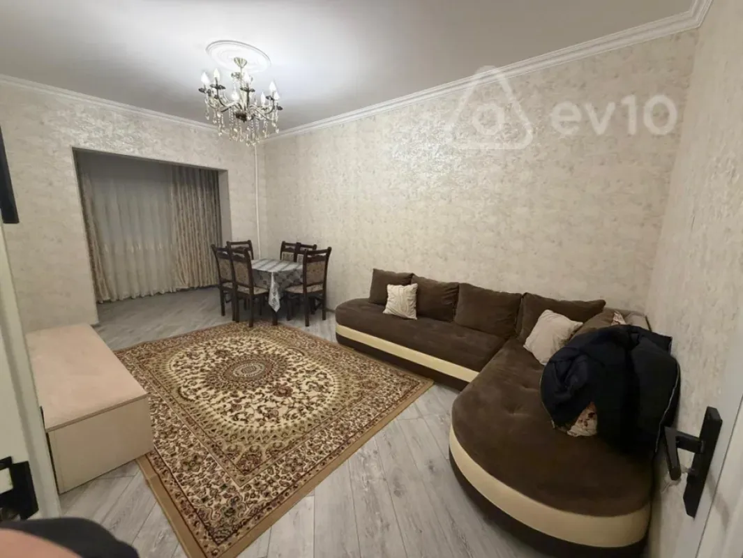 Kirayə verilir 2 otaqlı köhnə tikili 90 m²
