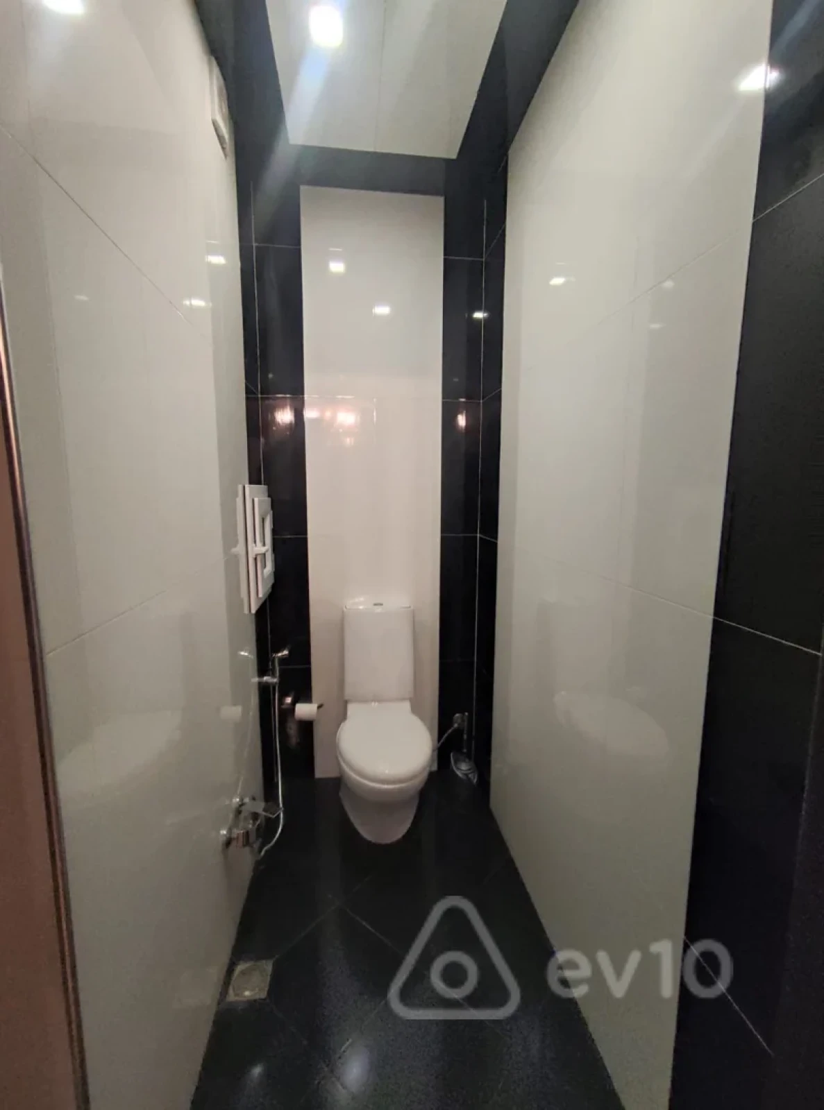 Kirayə verilir 3 otaqlı yeni tikili 140 m²