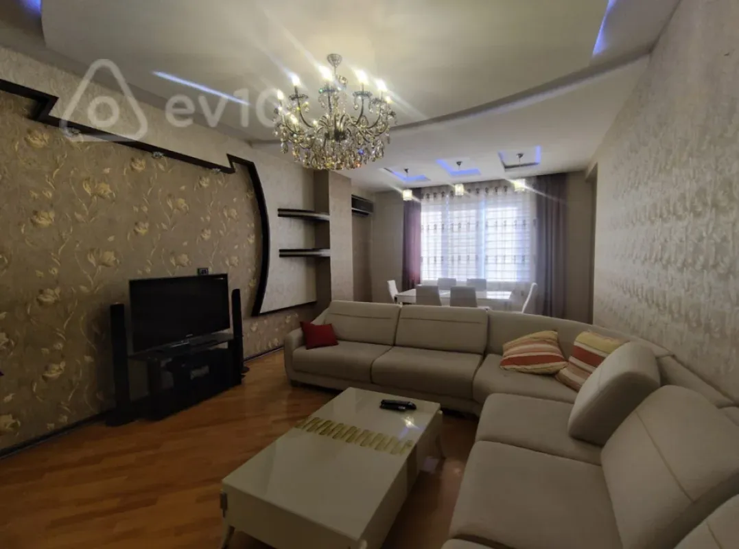 Kirayə verilir 3 otaqlı yeni tikili 140 m²
