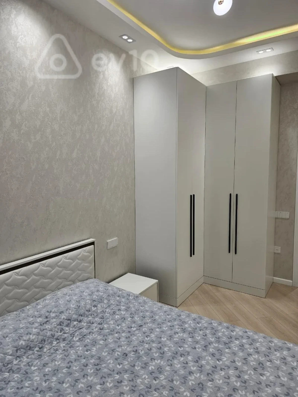 Kirayə verilir 2 otaqlı yeni tikili 62 m²