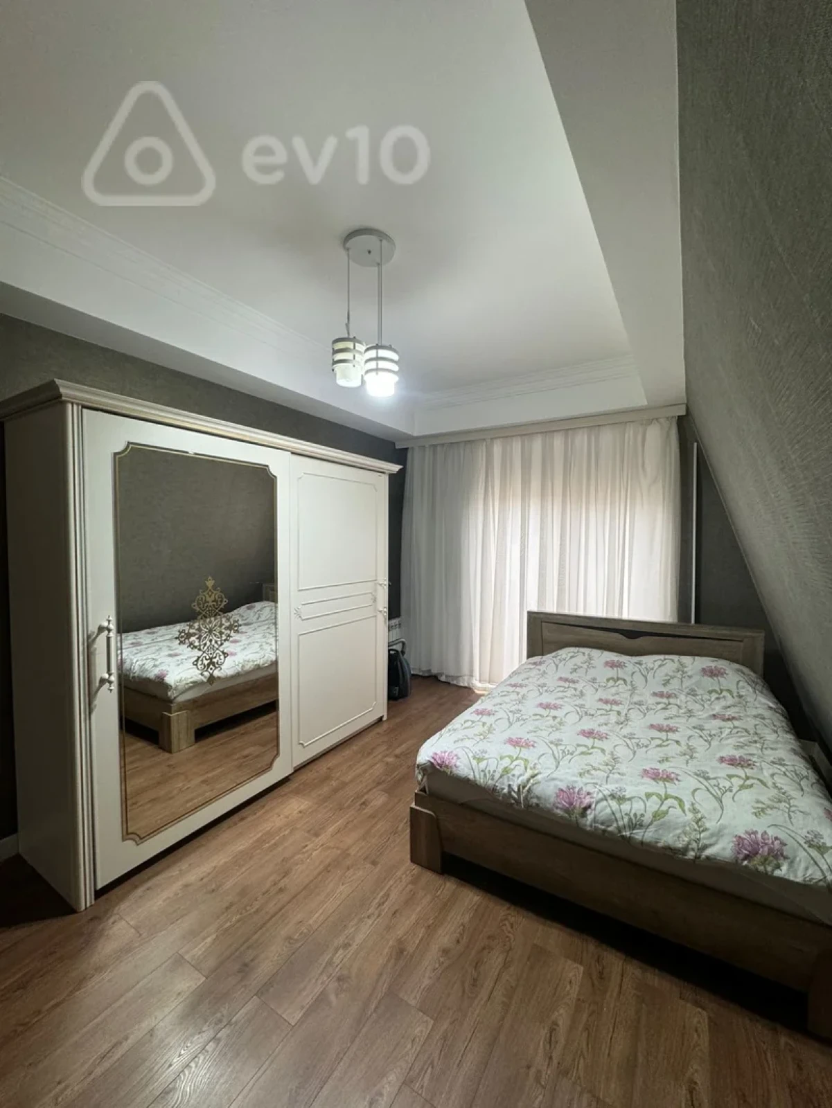 Kirayə verilir 6 otaqlı yeni tikili 142 m²