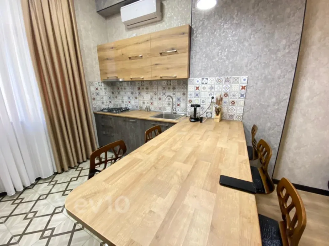 Kirayə verilir 2 otaqlı yeni tikili 70 m²