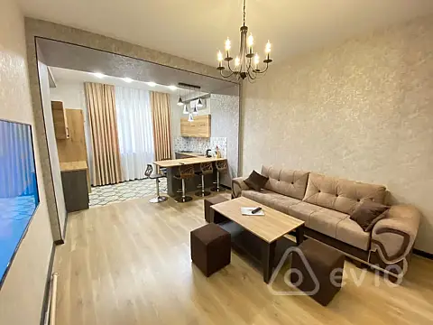 Kirayə verilir 2 otaqlı yeni tikili 70 m²