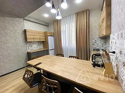 Kirayə verilir 2 otaqlı yeni tikili 70 m²