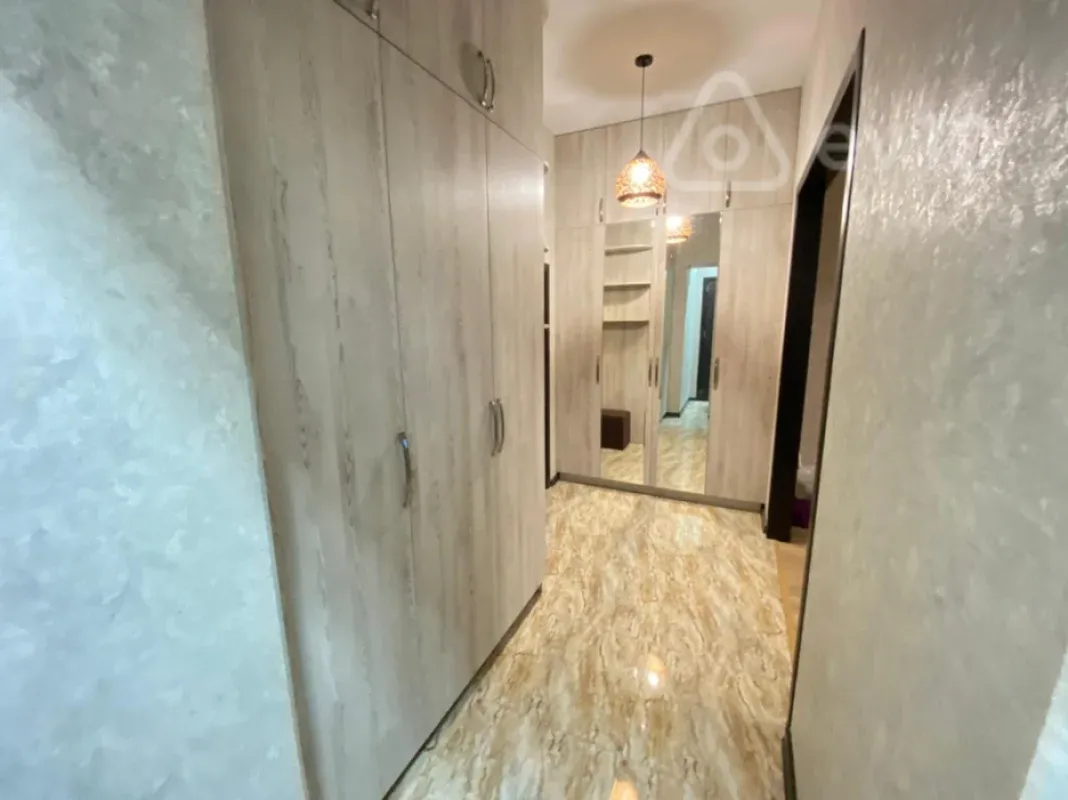 Kirayə verilir 2 otaqlı yeni tikili 70 m²