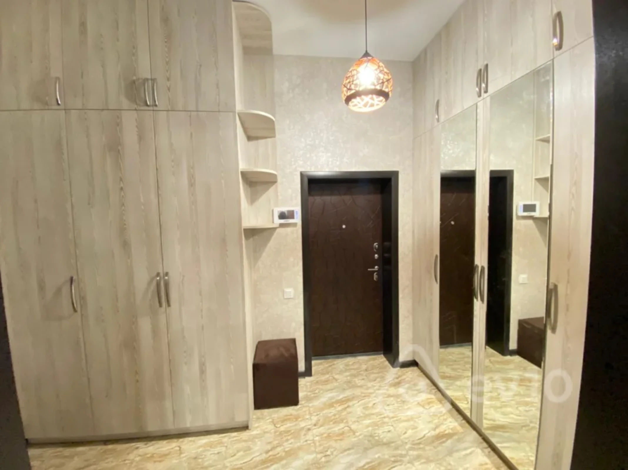 Kirayə verilir 2 otaqlı yeni tikili 70 m²