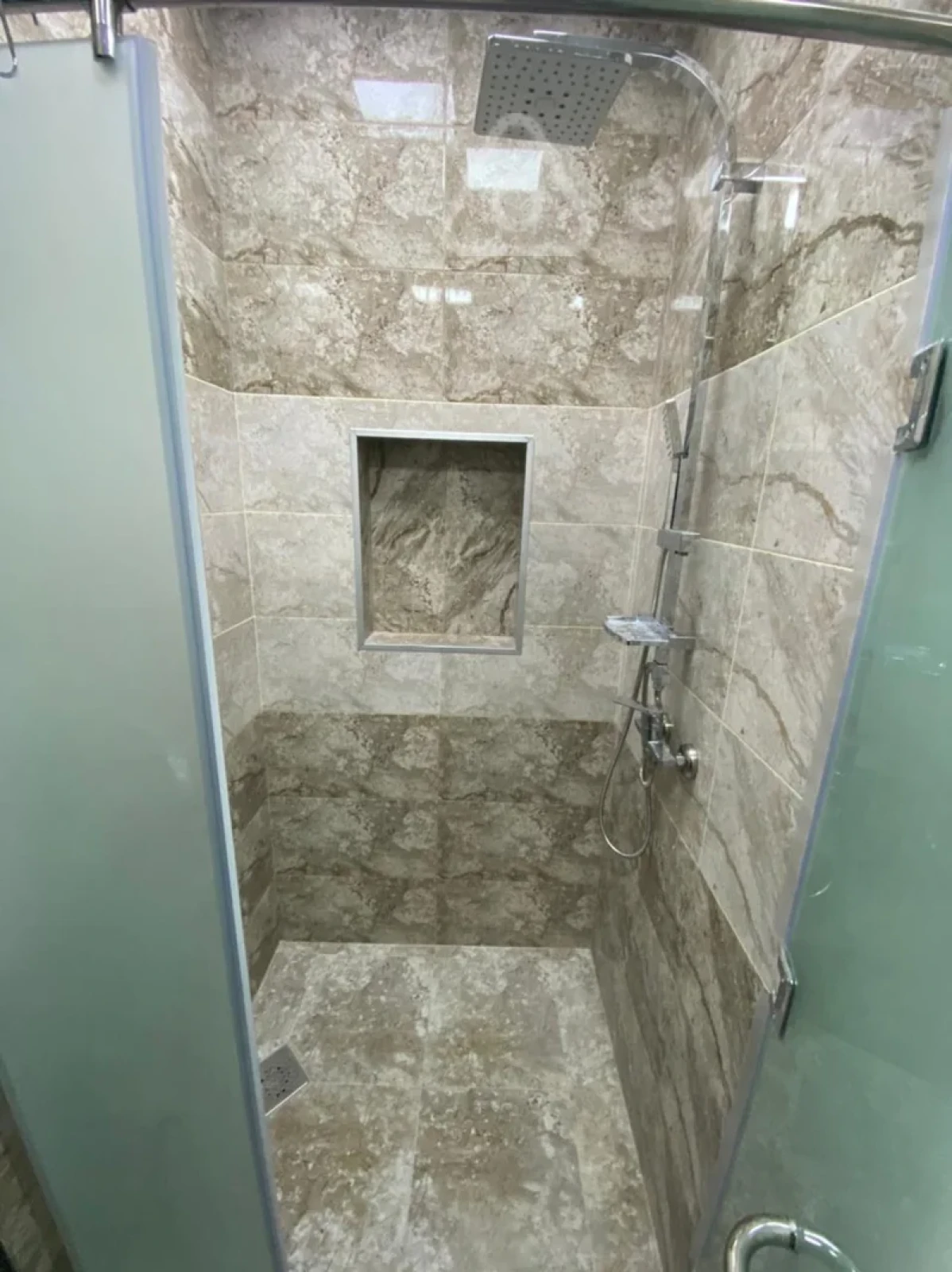 Kirayə verilir 2 otaqlı yeni tikili 70 m²